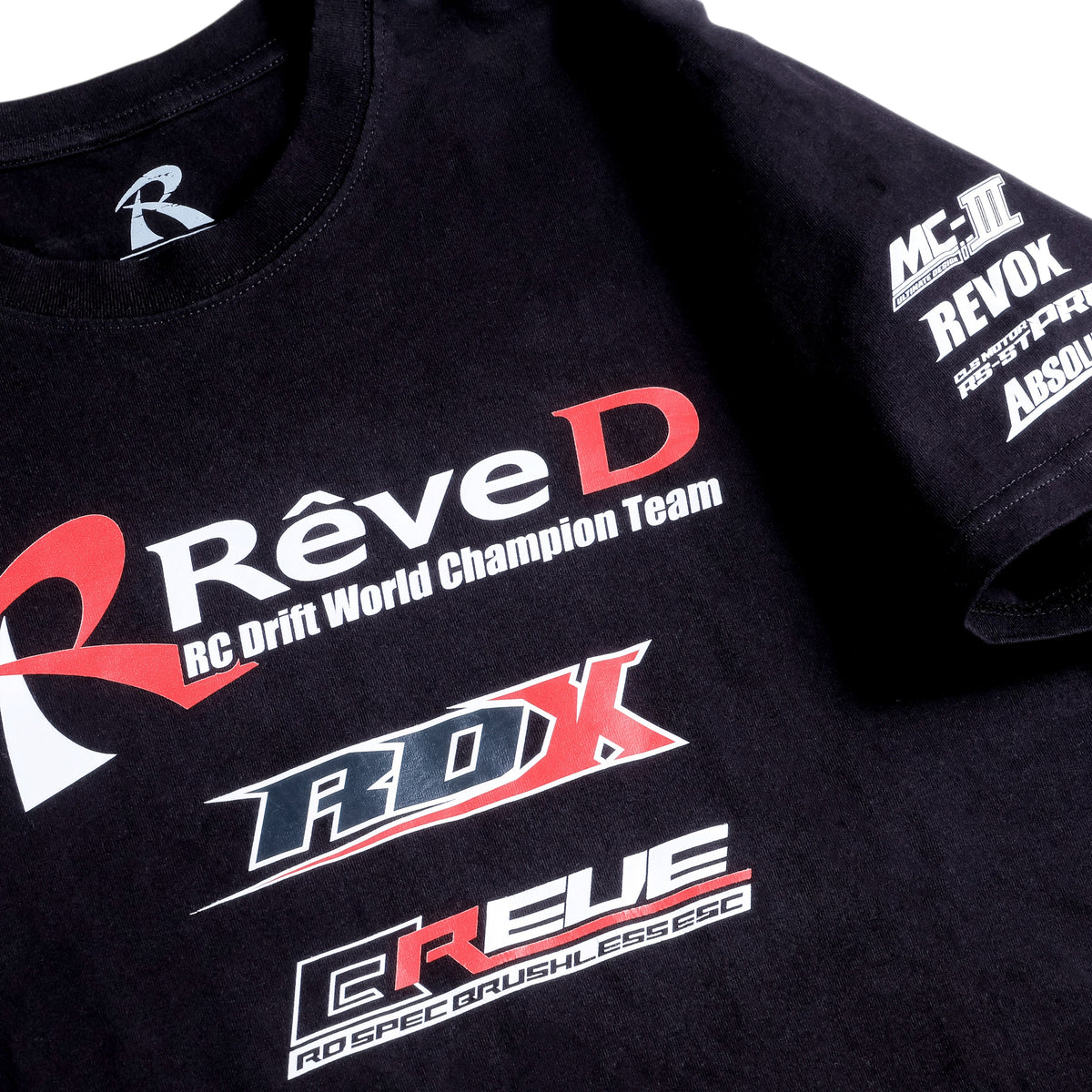 T-shirt Rêve D Édition 2026 de Team Reve D, accessoire avec design graphique visible sur le tissu blanc.