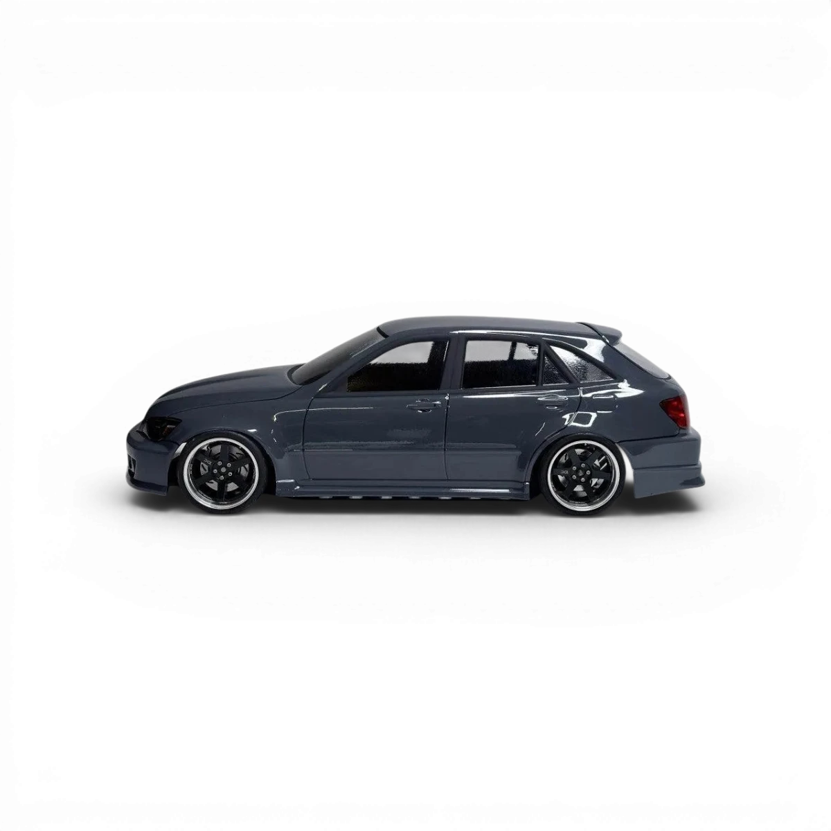 Carrosserie Altezza Gita Wagon Aplastics RC, en plastique, avec détails réalistes pour voiture télécommandée.