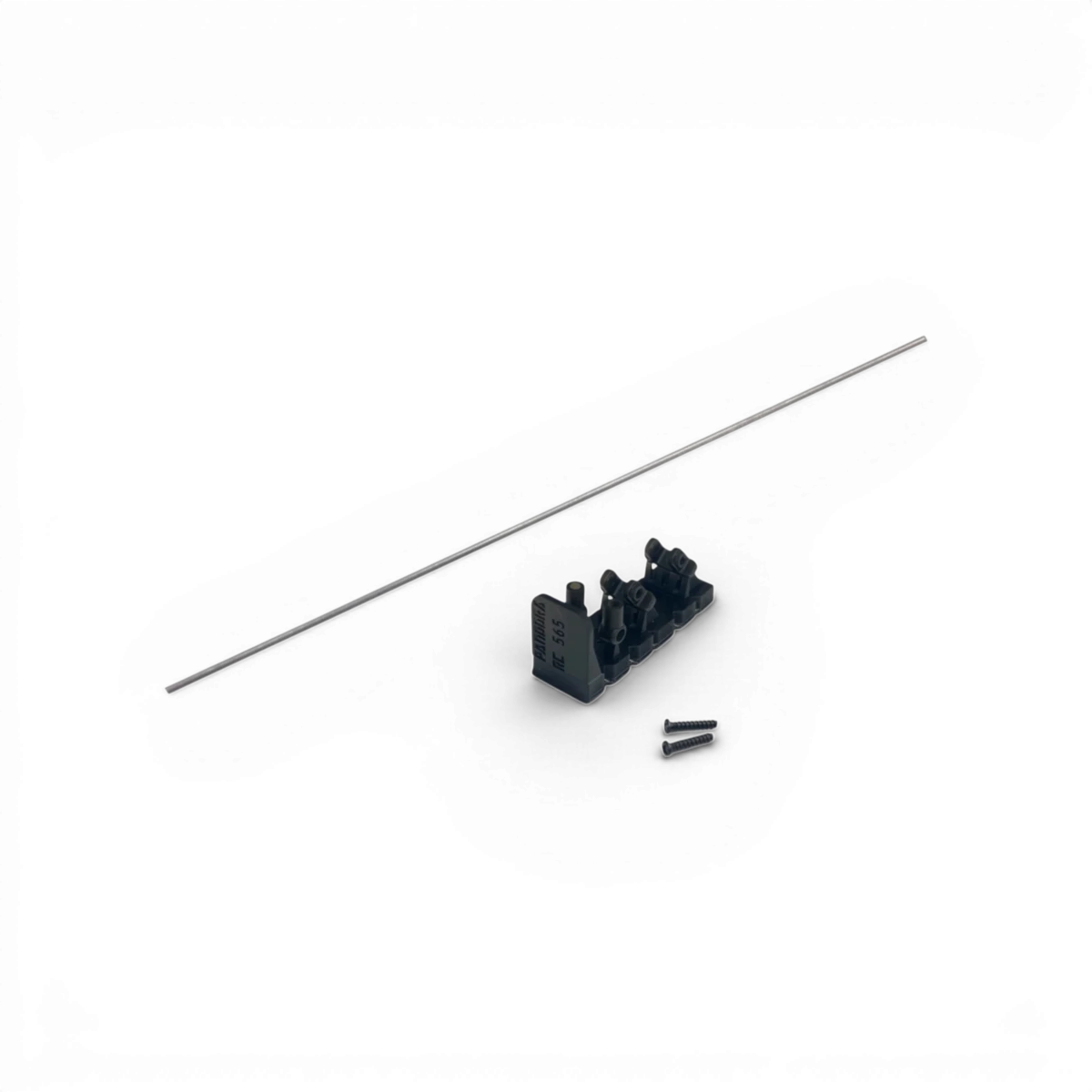 Barres de renfort lame V2 Pandora RC pour customisation, en plastique noir avec fixation métallique visible.