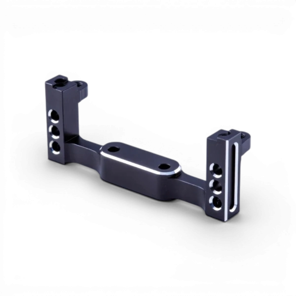 Base inférieure en aluminium pour bellcrank MC-III de Team Reve D, montre la pièce robuste et précise.