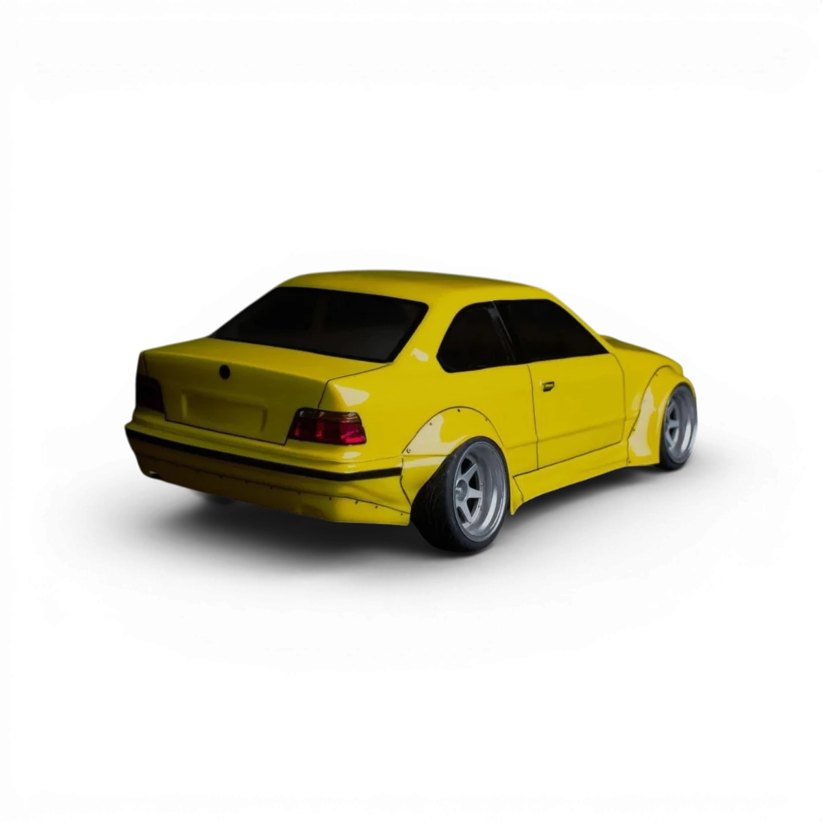 Carrosserie BMW E36 coupé en plastique Aplastics RC, vue de face avec détails de la voiture de modelisme électrique.