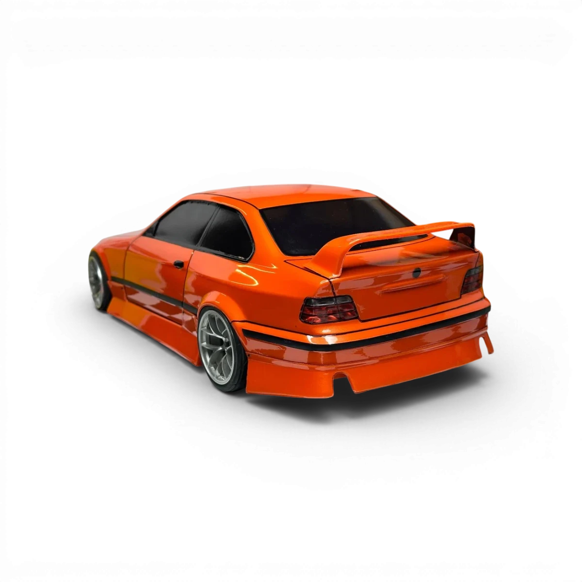 Kit carrosserie complet pour BMW E36 Coupe Aplastics RC, incluant pare-chocs, ailes et éléments pour un style sportif.