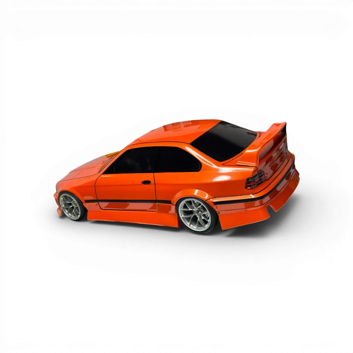 Kit carrosserie complet pour BMW E36 Coupé Aplastics RC, comprenant pare-chocs, ailes et éléments de personnalisation pour E36 C.