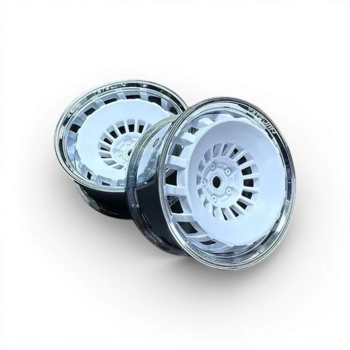 Roues Tetsujin Bowler Chrome et Blanc, ensemble de roues de style moderne avec finition chromée et blanche.