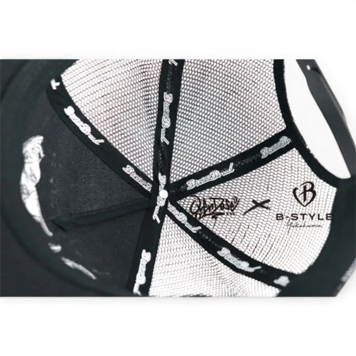 Casquette OVERDOSE × B-STYLE de BuzzBreak, accessoire mode avec logo brodé, vue de face sur fond blanc.