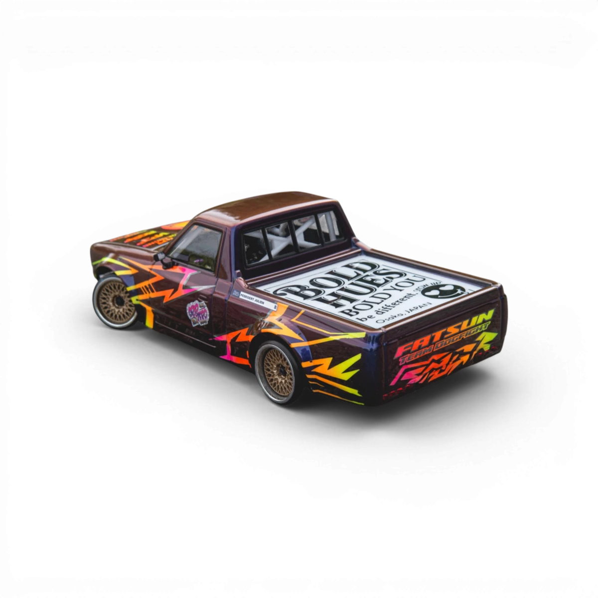 Carrosserie de pickup Datsun 620 en plastique pour modèle RC, fabriquée par Aplastics RC, vue de face avec détails réalistes