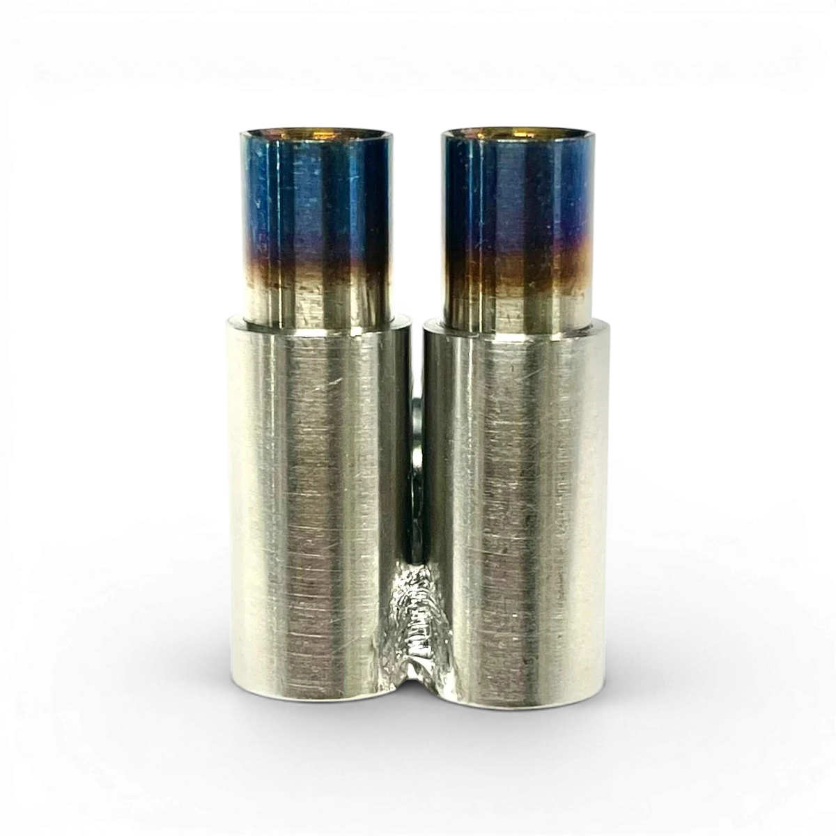 Échappement double 8mm "Burn" pour customisation, conçu par ETO Works, visible avec finition en acier inoxydable.