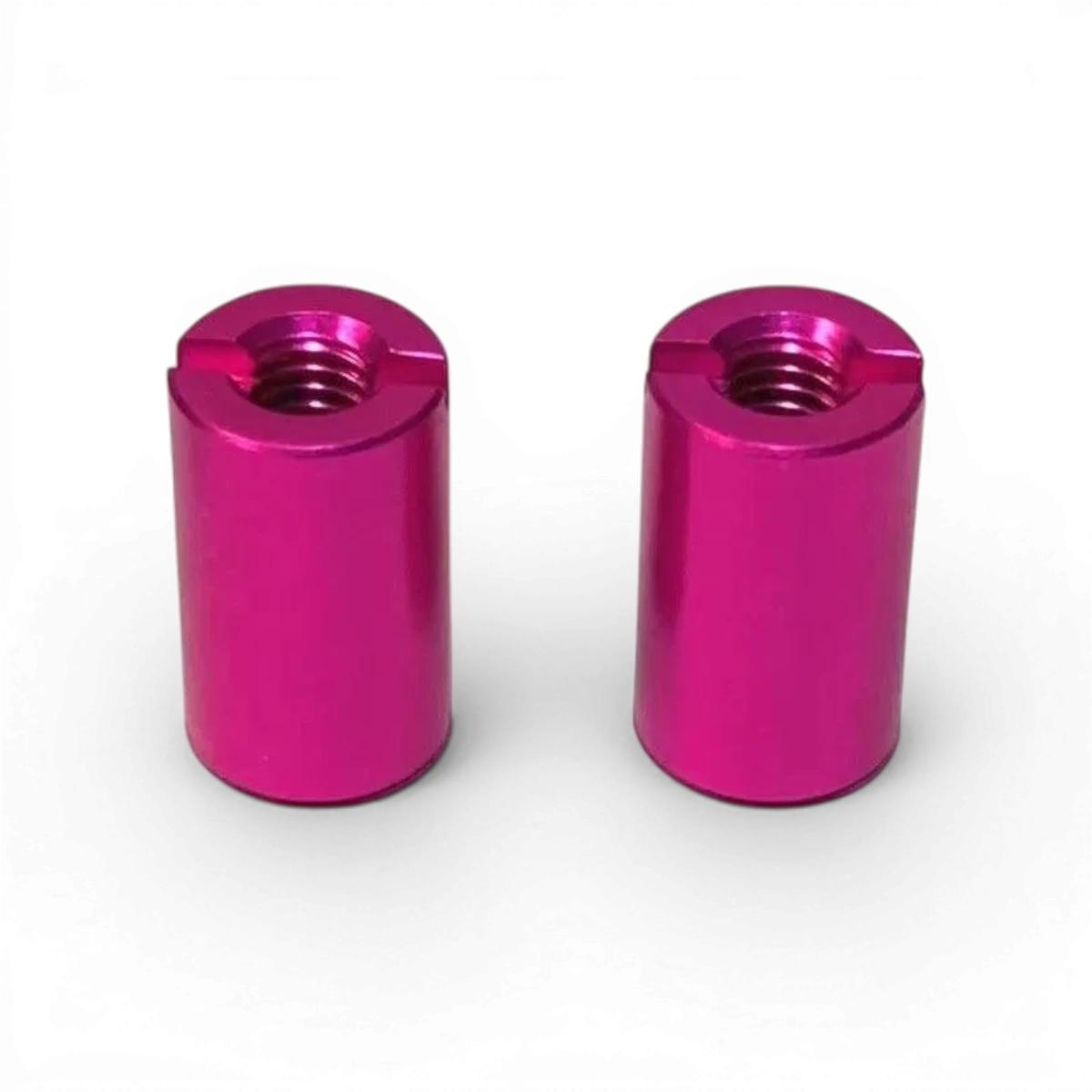 Extension filetée femelle de 8mm M3 de la marque Topline, pièce détachée pour fixation précise et sécurisée.