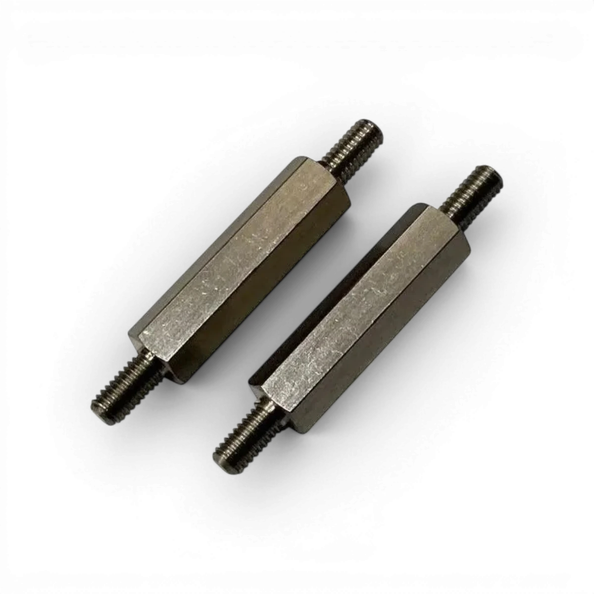 Extensions filetées mâle/mâle en inox de 20mm, pièce détachée Topline, filetage M3, pour assemblage sécurisé.