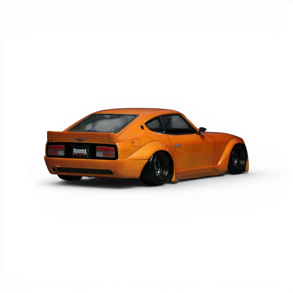 Carrosserie Fairlady Z S30 Custom Pandora RC pour voiture radiocommandée, finition détaillée et design sportif.