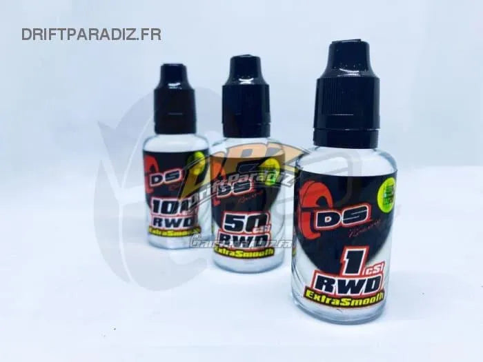Huile amortisseur minérale 100cst DS Racing Smooth Version 2, accessoire pour suspension, flacon avec étiquette.