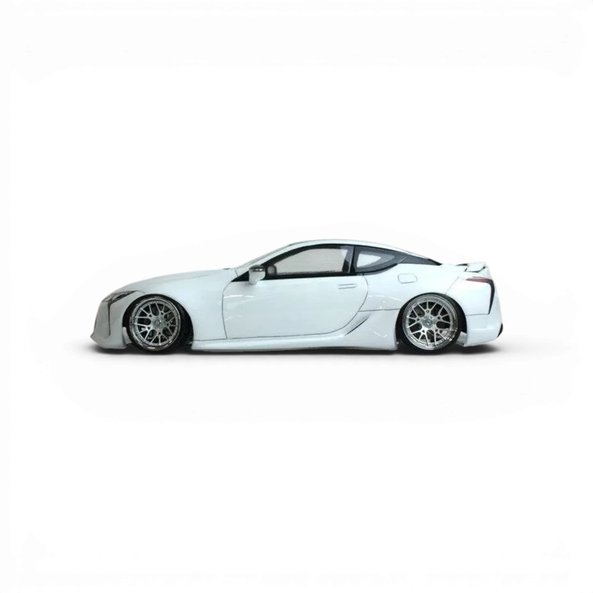 Modèle de carrosserie Lexus LC de Pandora RC, pièce en plastique avec détails précis pour voiture radiocommandée.