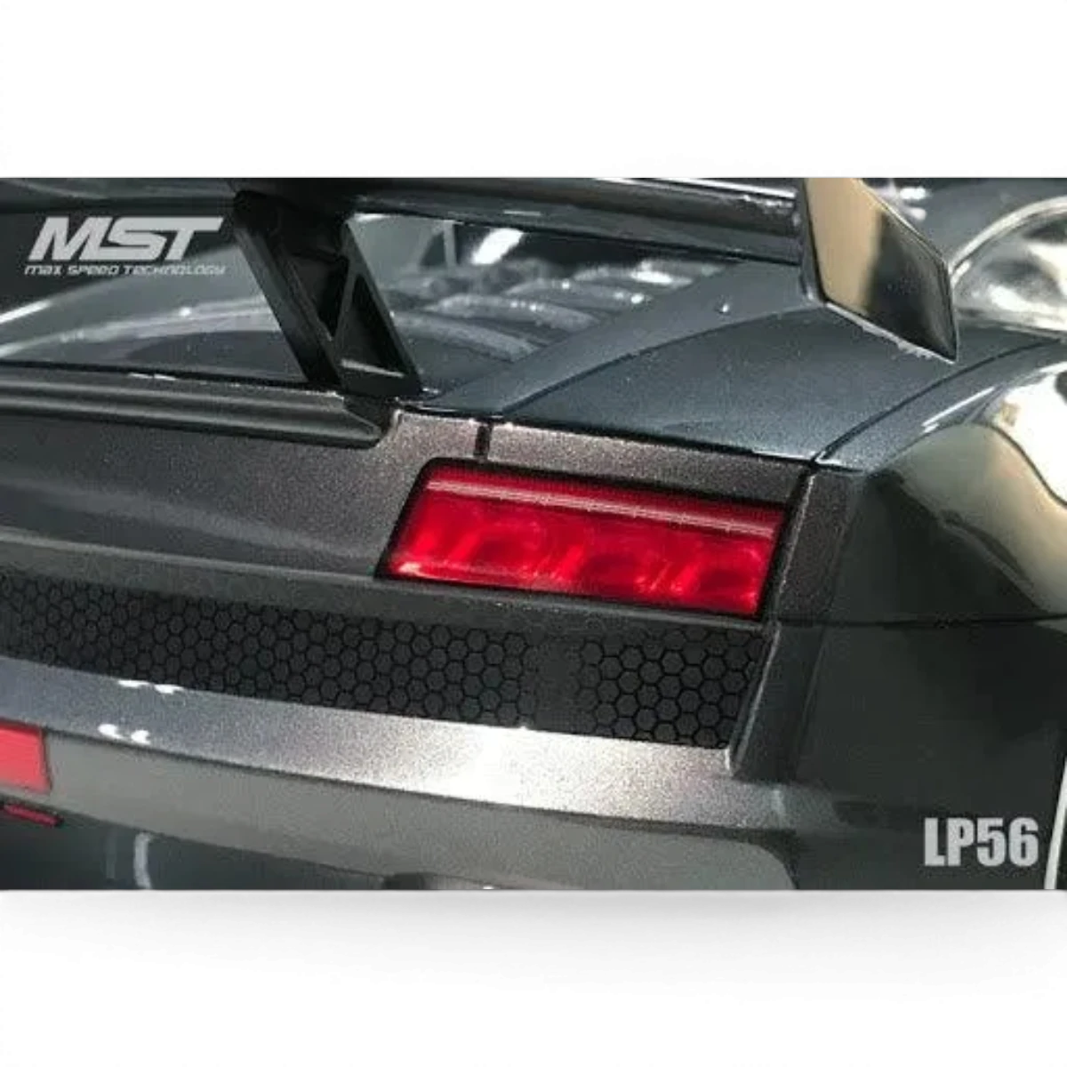 Carrosserie Lamborghini Gallardo LP56 de Max Speed Technology, finition détaillée, vue de face avec logo visible.