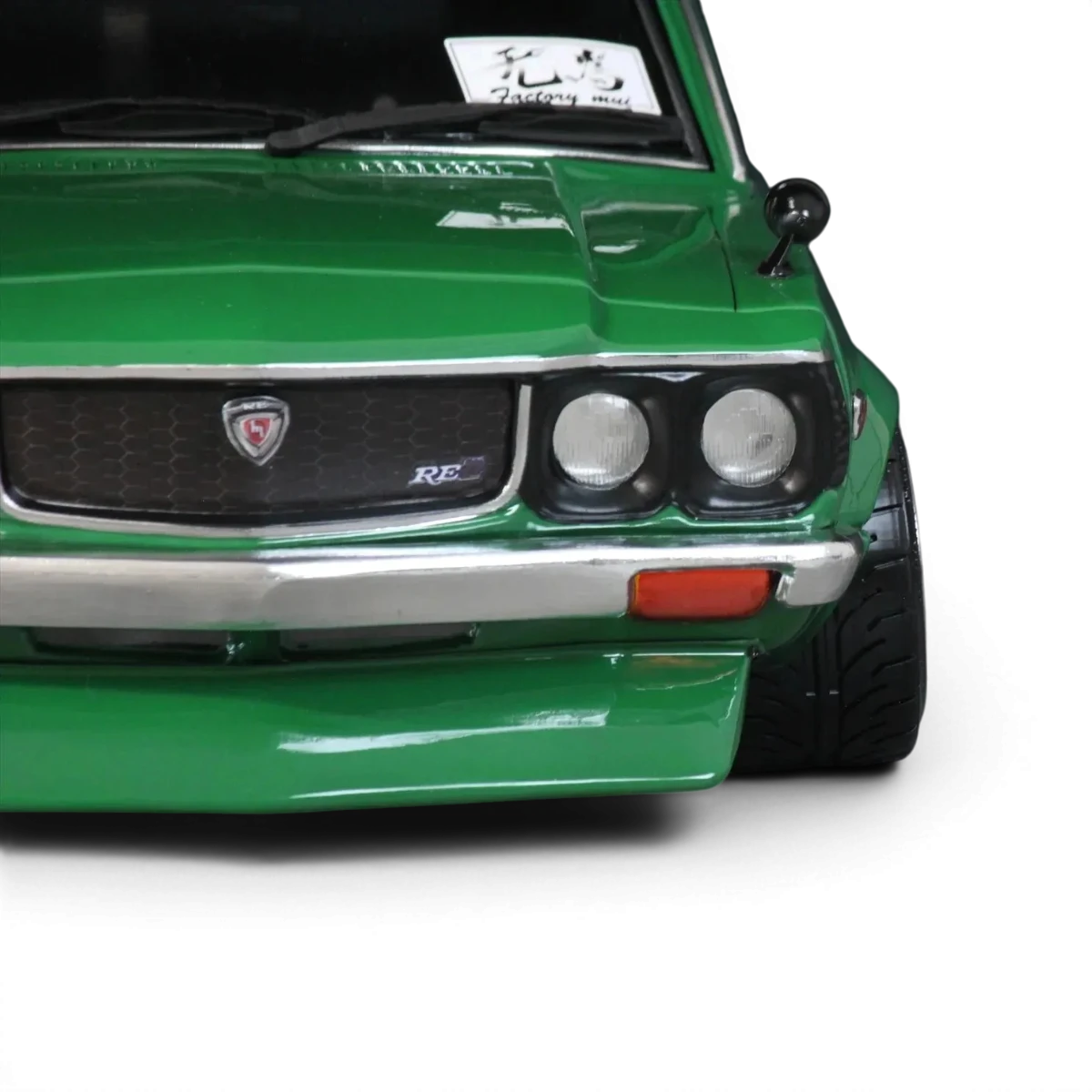 Voiture radiocommandée Mazda RX-3 Savanna Sports Wagon Pandora RC, carrosserie de modèle détaillé en plastique.