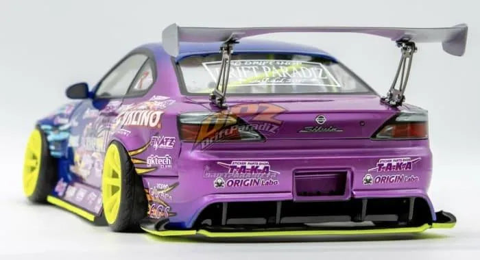 Japonais, personnalisation de la Nissan Silvia D15 Naoki Nakamura Kiwami par PS-Taka, détails visibles sur la voiture modifiée.