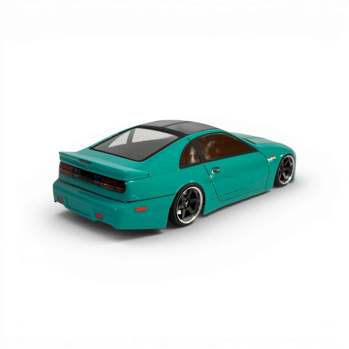 Carrosserie pour Nissan 300ZX de la marque Aplastics RC, finition détaillée et design authentique.