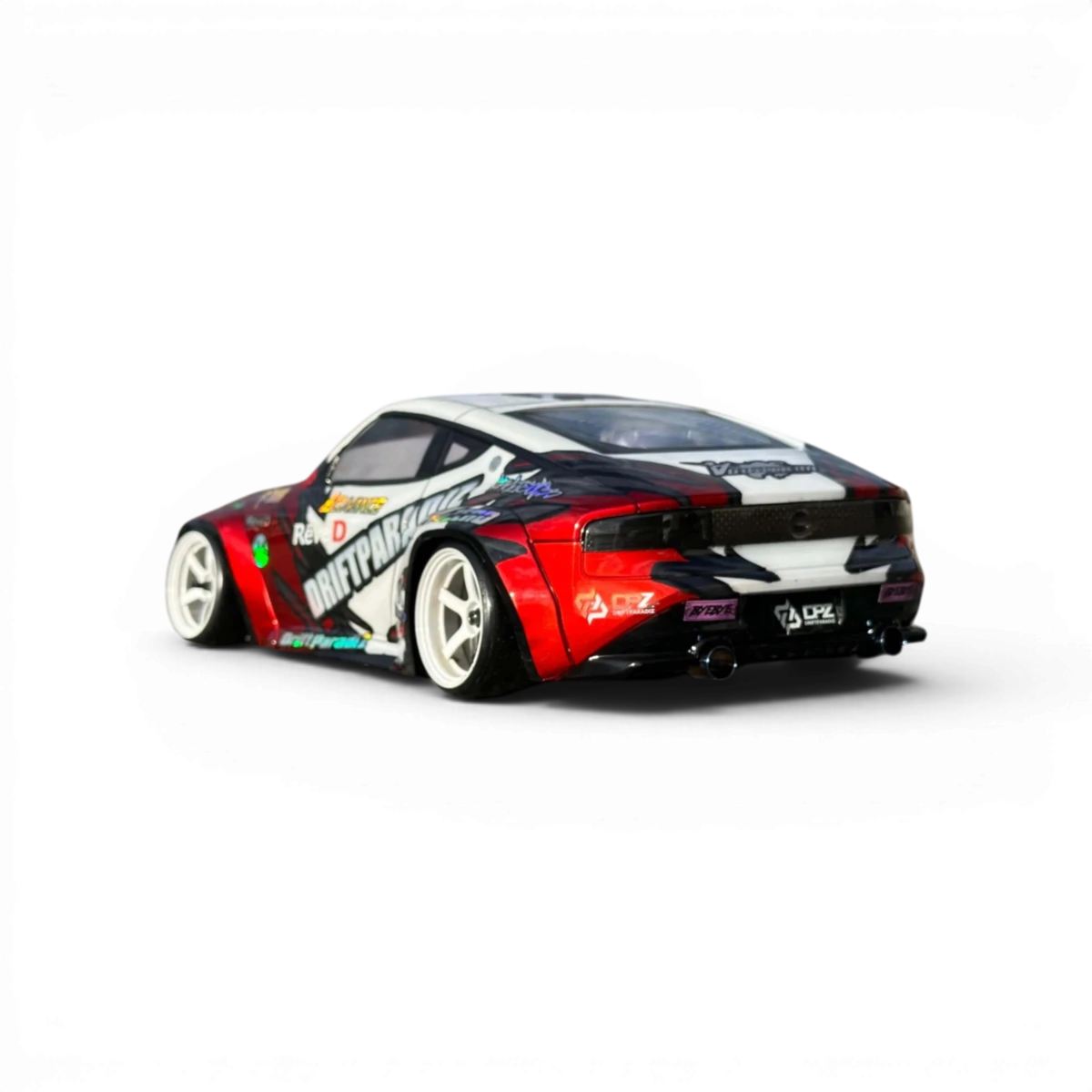 Carrosserie Nissan 400Z Fairlady de la marque Addiction RC Design, vue détaillée sur le modèle pour voiture radiocommandée.