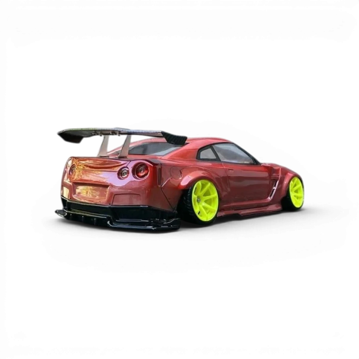 Carrosserie de voiture Nissan GTR R35 BLS de Pandora RC, design détaillé et réaliste, vue de face sur fond blanc.
