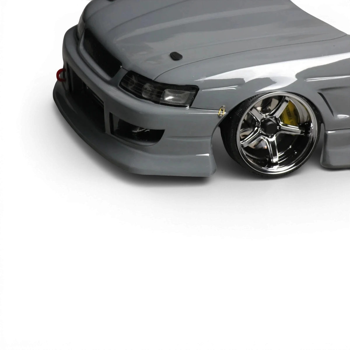 Carrosserie pour Nissan Laurel C35 de Pandora RC, finition détaillée, conçue pour modèle réduit ou voiture télécommandée.