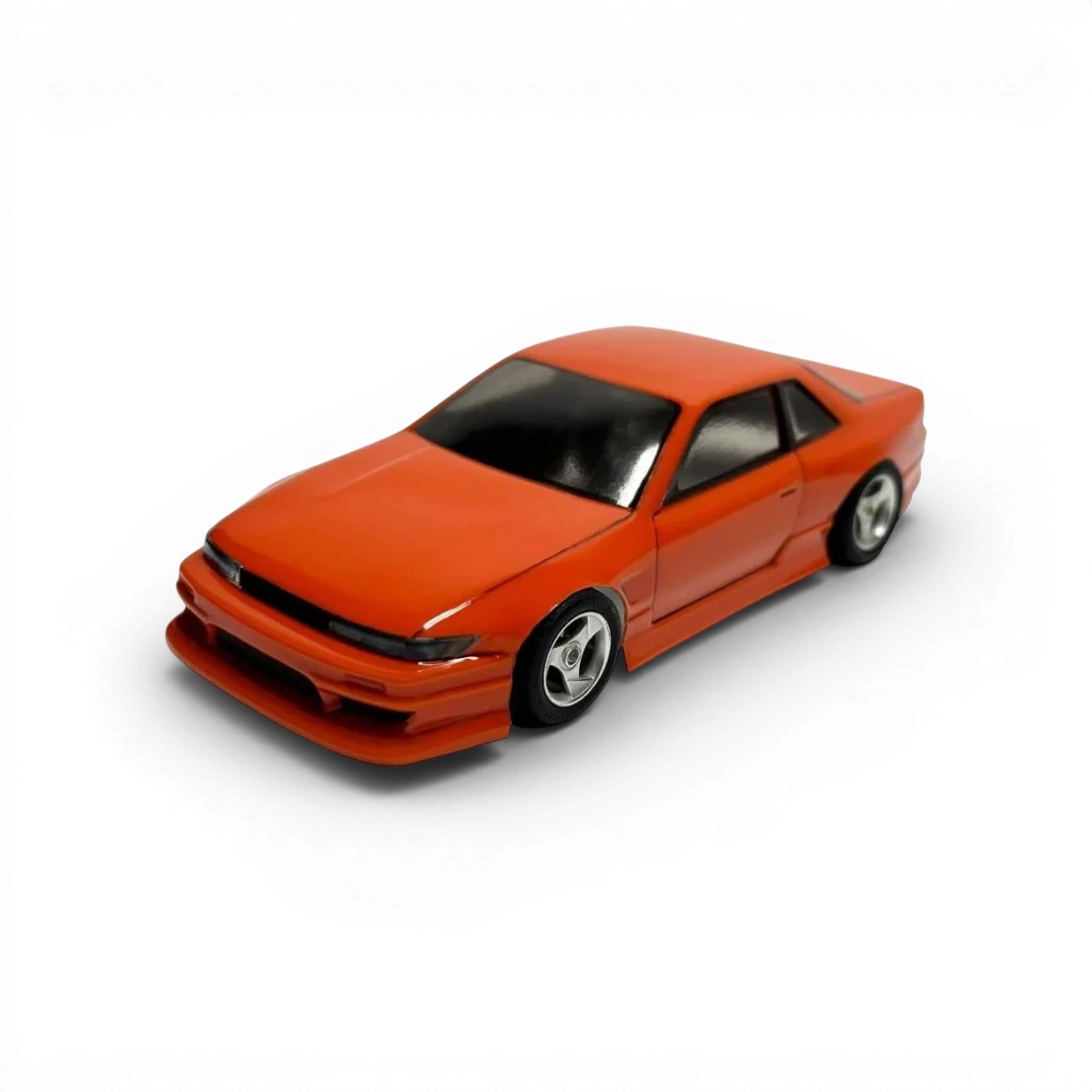 Carrosserie Nissan S13 Silvia 1/24 pour modèle RC, fabriquée par Aplastics RC, visible en détail dans l'image.