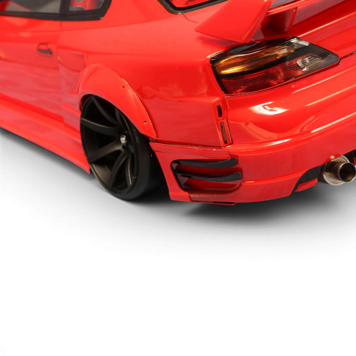 Carrosserie Nissan S15 Wonder de Team Reve D, pièce de carrosserie pour voiture de sport, vue en gros plan.