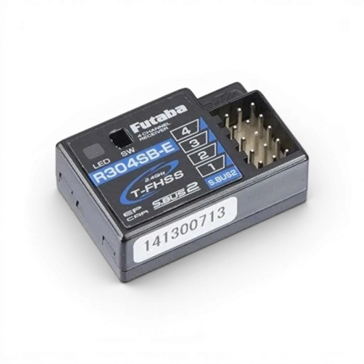 Radio Futaba 4PM PLUS avec récepteur R304SBE, appareil électronique de contrôle à écran et boutons pour radiocommande.
