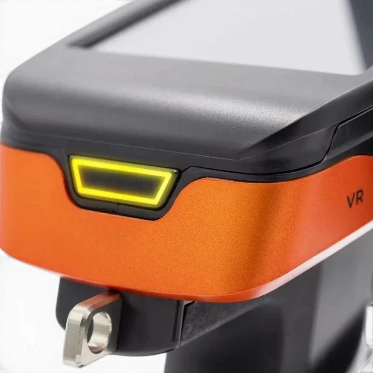 Radio X9S 9 voies avec récepteur Konect, électronique compacte, affichage clair et commandes ergonomiques.