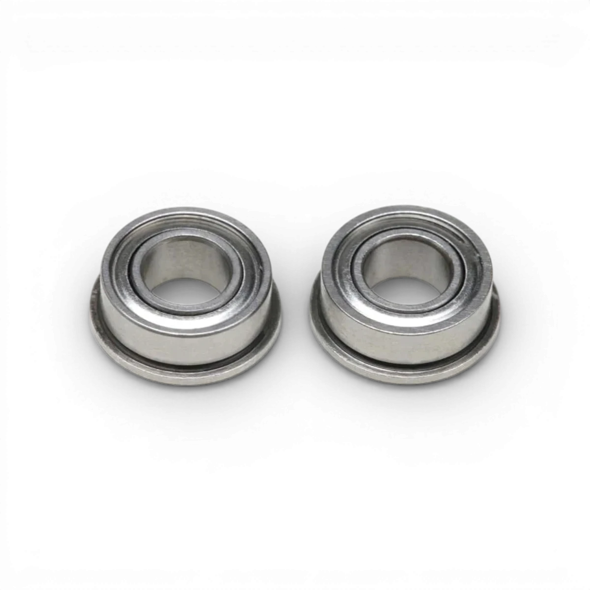 Deux roulements flans de précision 5x10x4 mm de la marque Team Yokomo, pièces détachées pour modélisme.