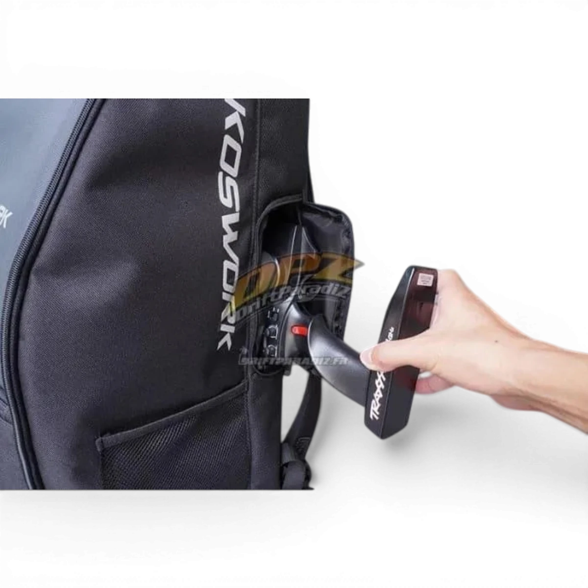 Sac à dos de transport Koswork 1:10, accessoire robuste, avec compartiments pour rangement, vue de face.