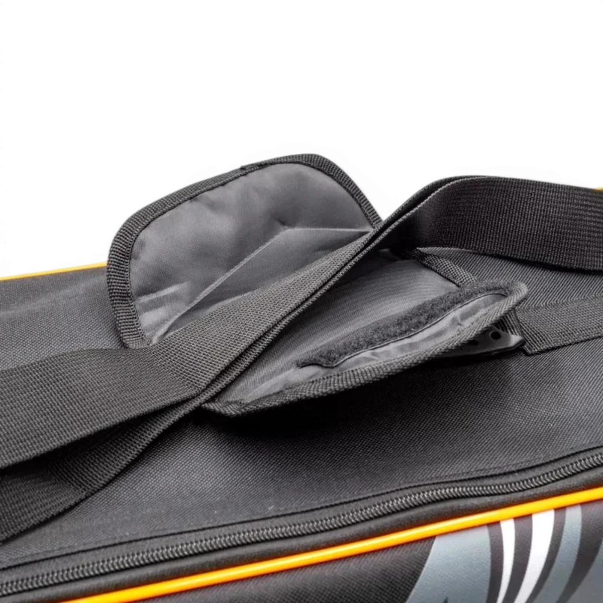 Sac de transport HOBBYTECH pour voiture RC 1/10, accessoire pratique pour transporter facilement votre modèle réduit.