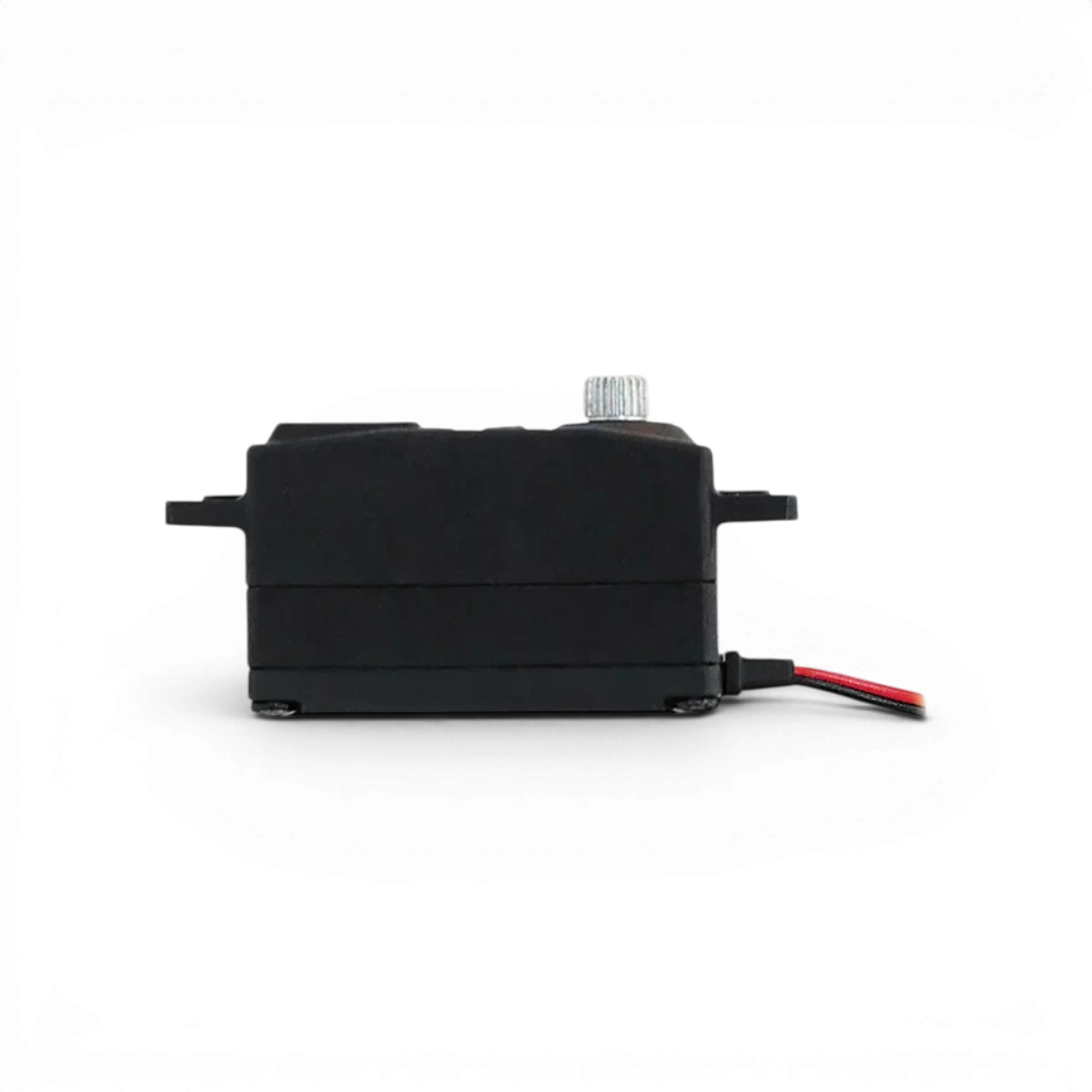Servo Futaba CD400 profil bas pour drift, composant électronique, vue en gros plan avec connecteurs visibles.