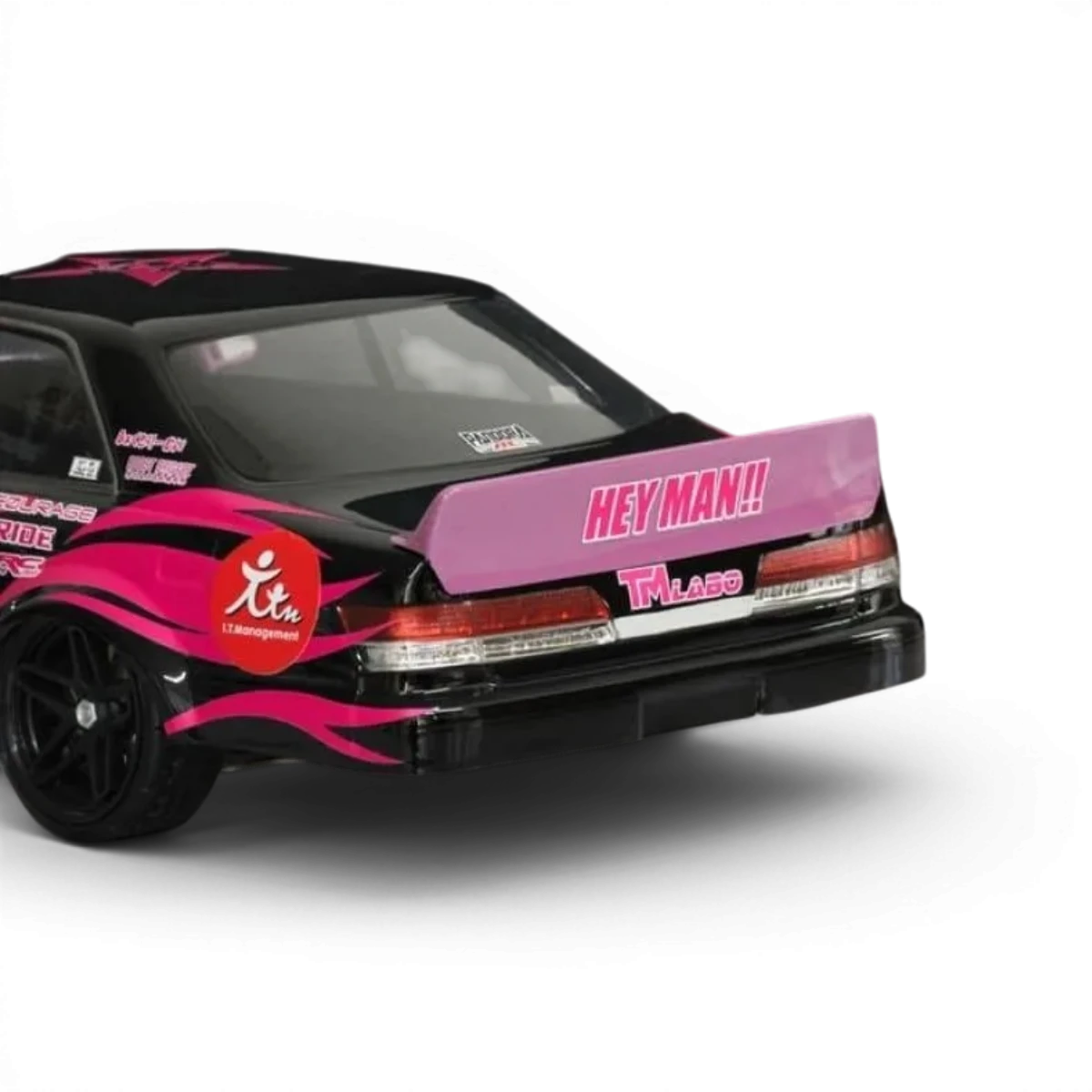 Set de 3 ailerons ducktail universels pour customisation de voiture, par Pandora RC, visibles en noir avec ailerons en plastique.