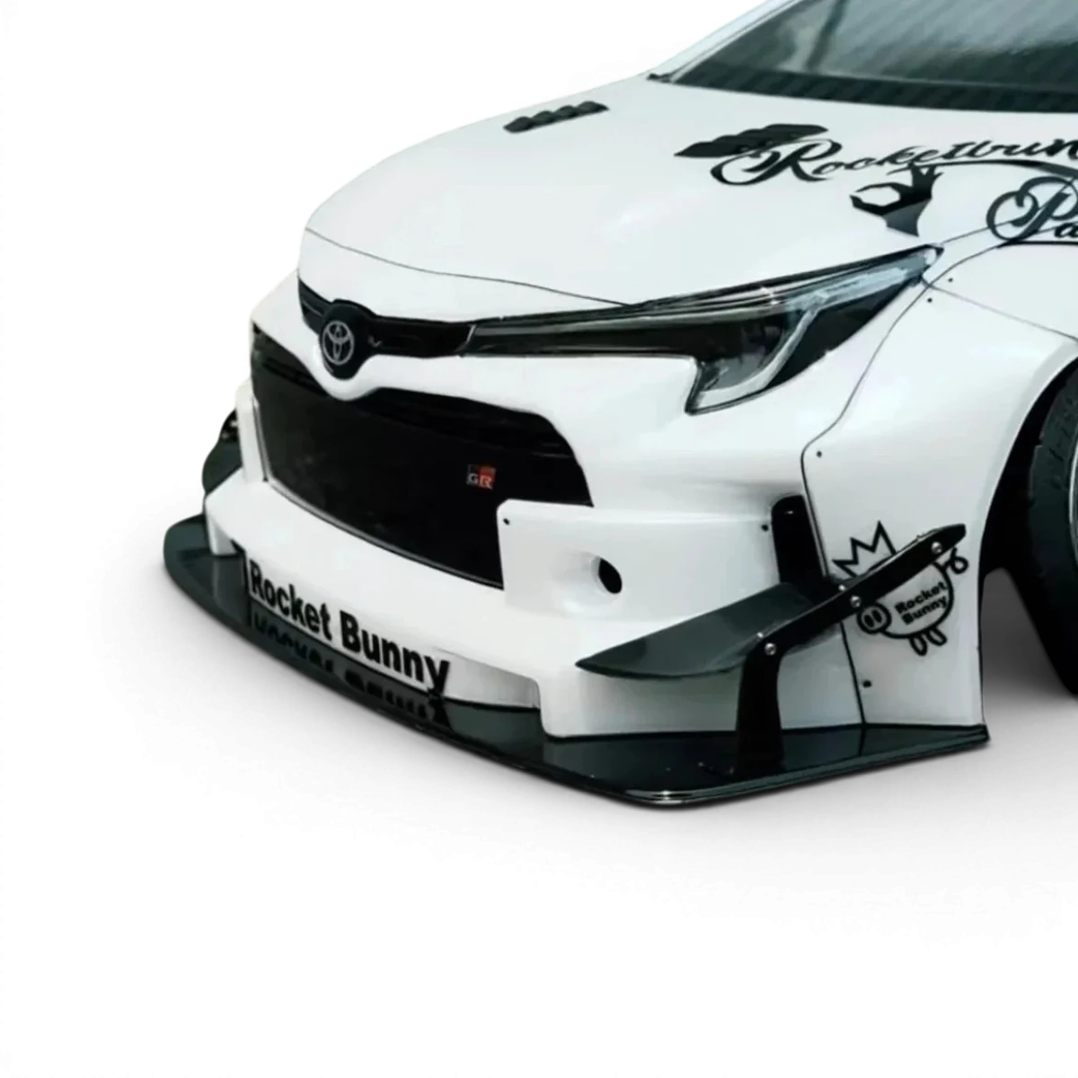 Carrosserie Toyota GR Corolla Pandem Addiction RC design, finition détaillée, pour voiture télécommandée, couleur noire et rouge.