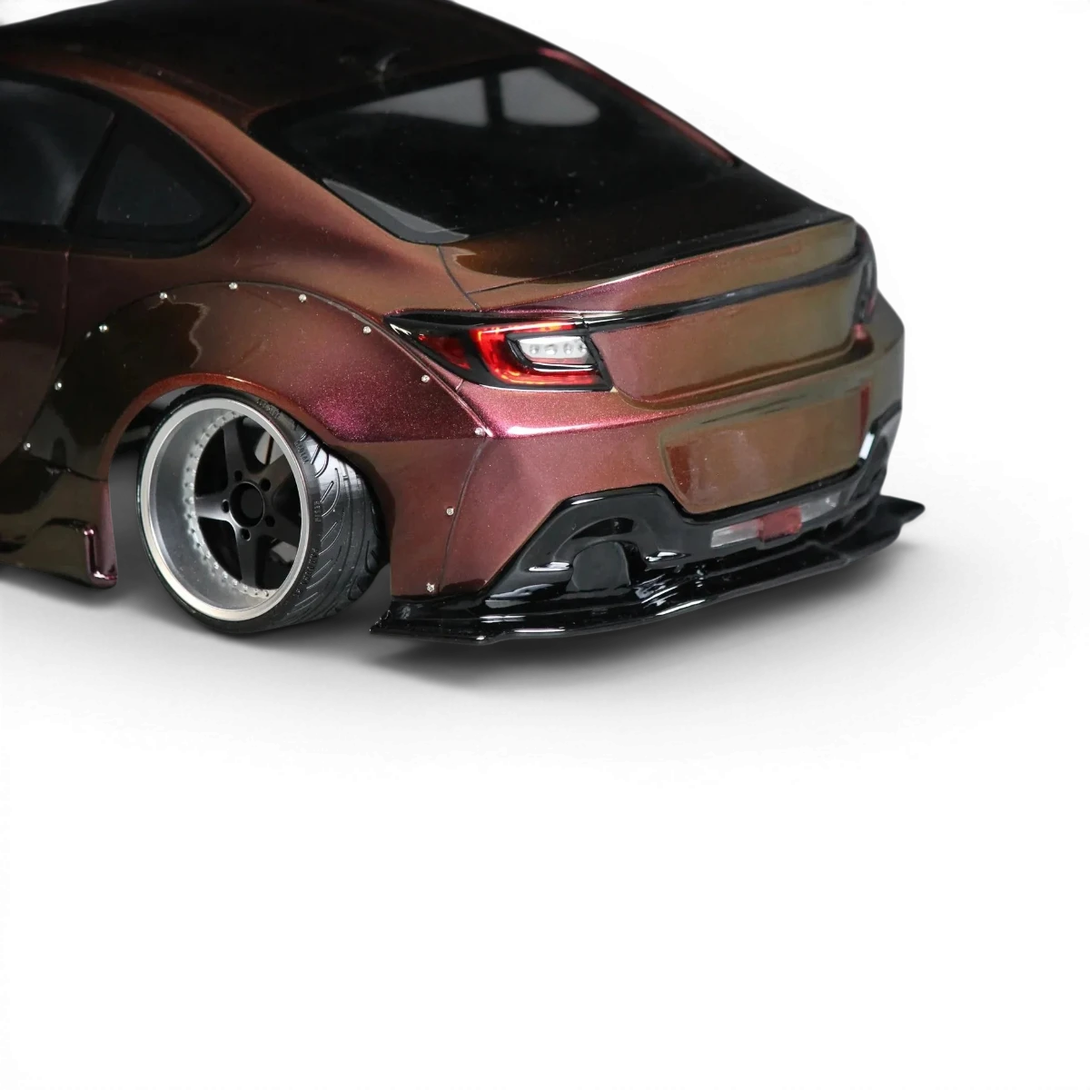 Carrosserie Toyota GR86 BLS BN-Sports pour voiture télécommandée Pandora RC, détails visibles en plastique et finition précise