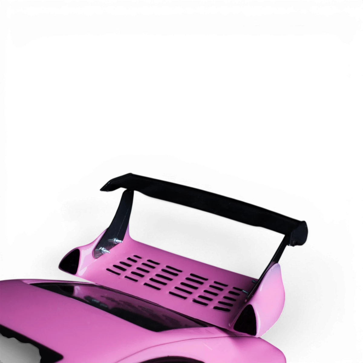Aileron RWB pour carrosserie RC Aplastics RC, finition détaillée en noir avec motifs rouges, pour voitures télécommandées.