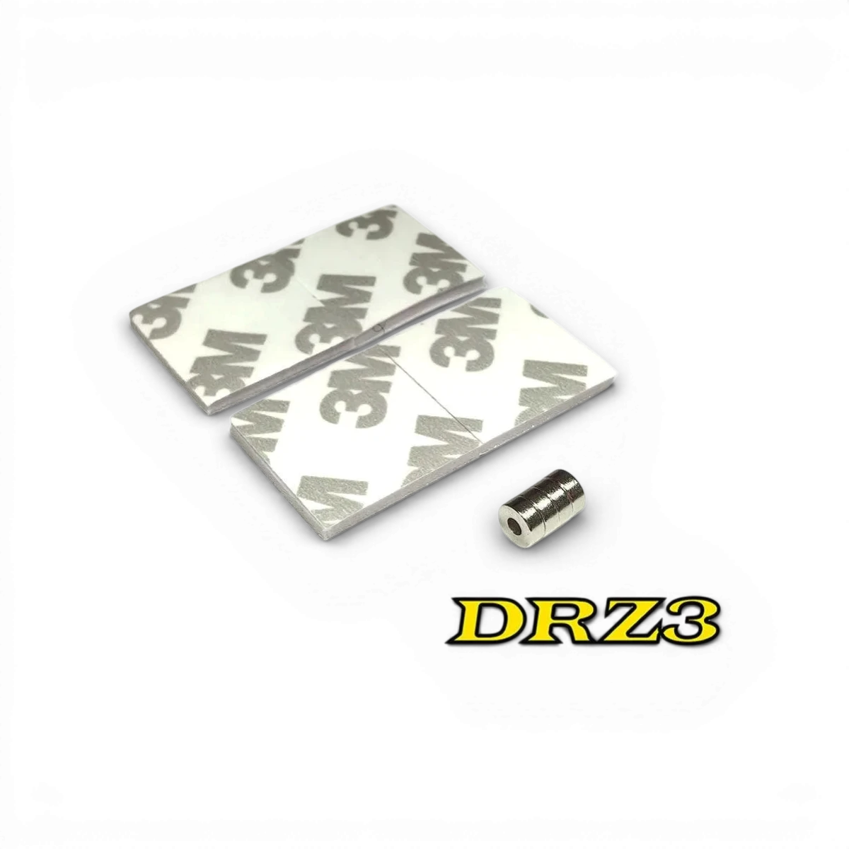 Four aimants DRZ3 de la marque Atomic RC Mini, pièces détachées pour modèles réduits, visibles en gros plan.