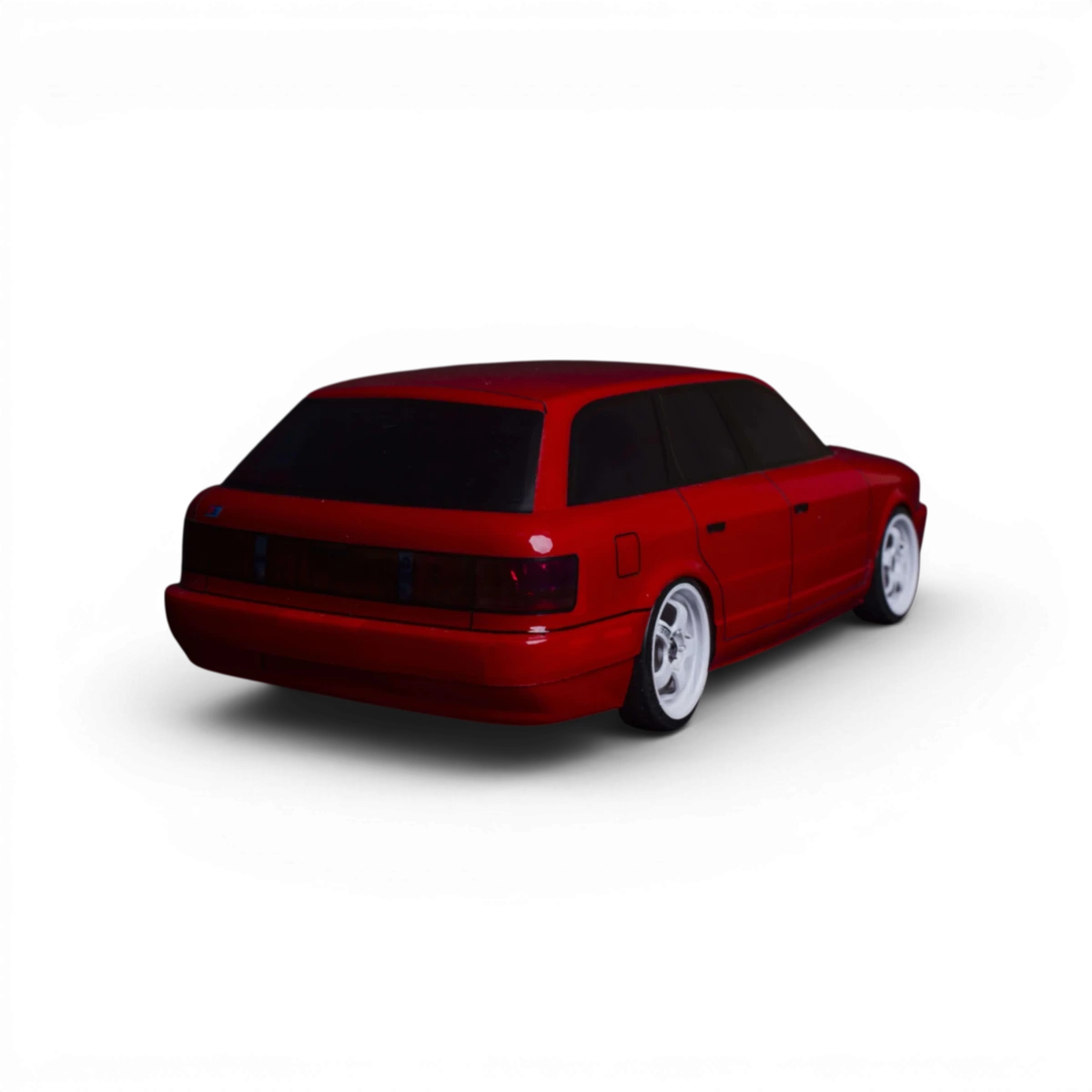 Modèle de carrosserie Audi RS2 de la marque Aplastics RC, en plastique, pour voiture radiocommandée, vue de face en détail