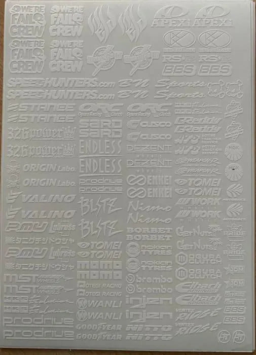 Autocollants sponsors petits de la marque Black Drift, collection de 9 stickers noirs pour personnalisation de voitures.