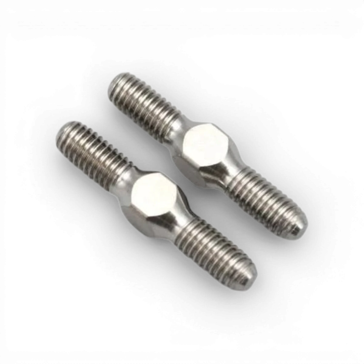 Biellettes en titane 18mm pour pièces détachées Team Yokomo, visibles dans une image claire et détaillée.