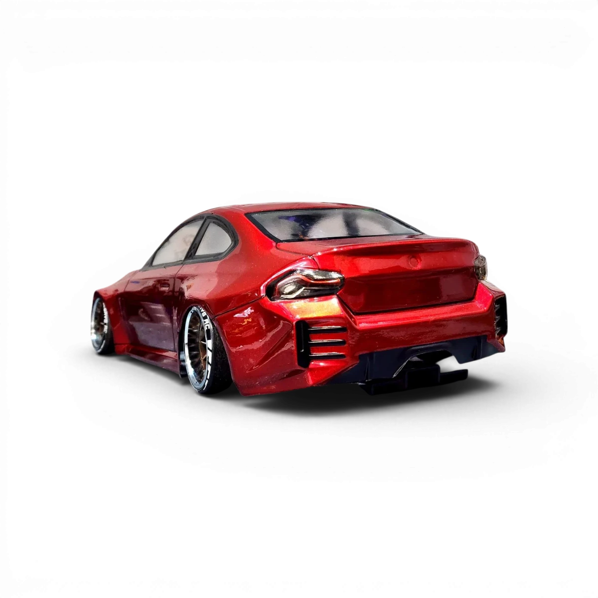 Carrosserie BMW M2 G87 en plastique Aplastics RC, vue de face avec détails du design sportif et finitions précises.
