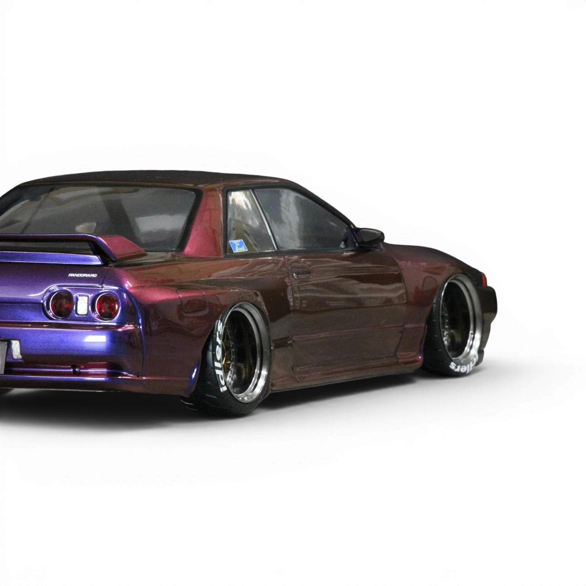 Carrosserie Nissan BNR32 Skyline GT-R Pandora RC, modèle en plastique avec détails réalistes pour voiture télécommandée.