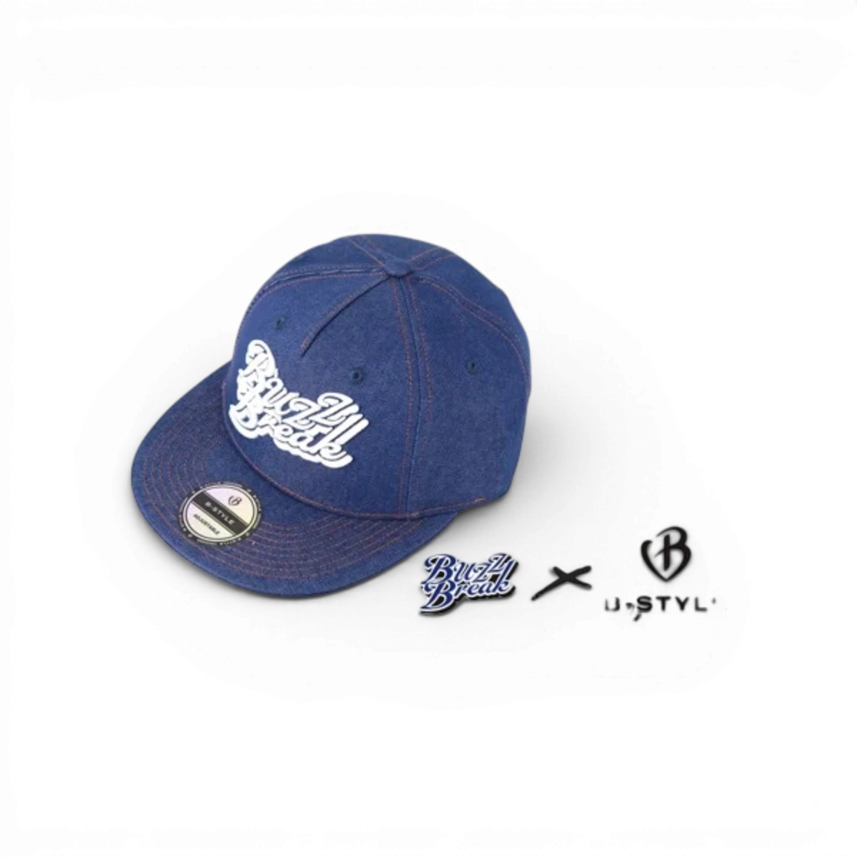 Casquette BuzzBreak × B-STYLE en denim bleu, accessoire mode édition limitée avec logo brodé, vue de face.