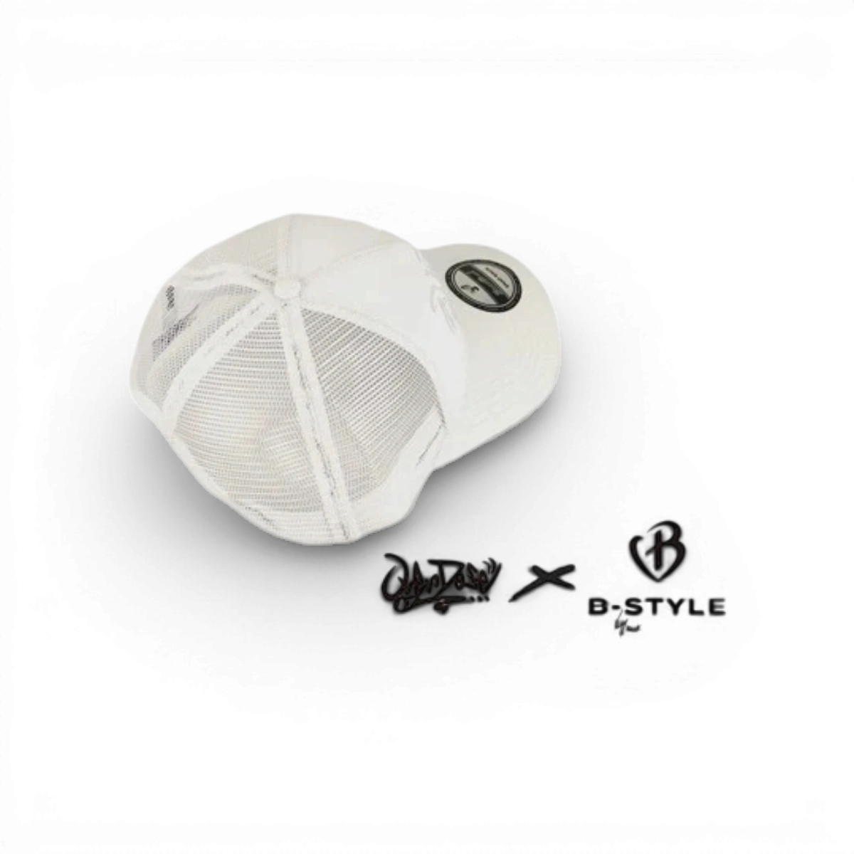 Casquette OVERDOSE × B-STYLE BuzzBreak, accessoire mode avec logo noir et blanc, vue de face.
