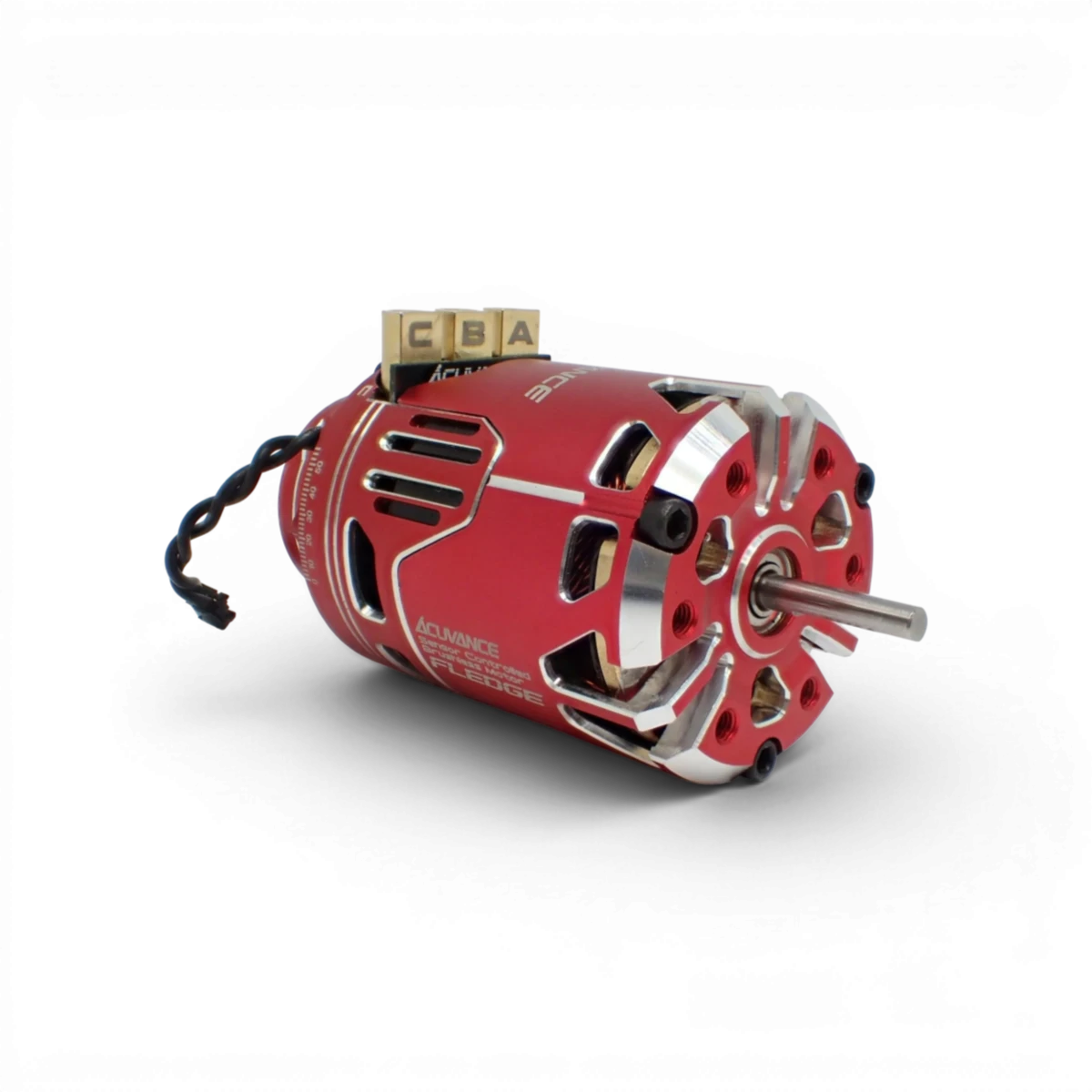 Moteur brushless rouge Fledge 13.5T Acuvance, électronique, visible avec bobines et connecteurs, conçu pour RC et drones.