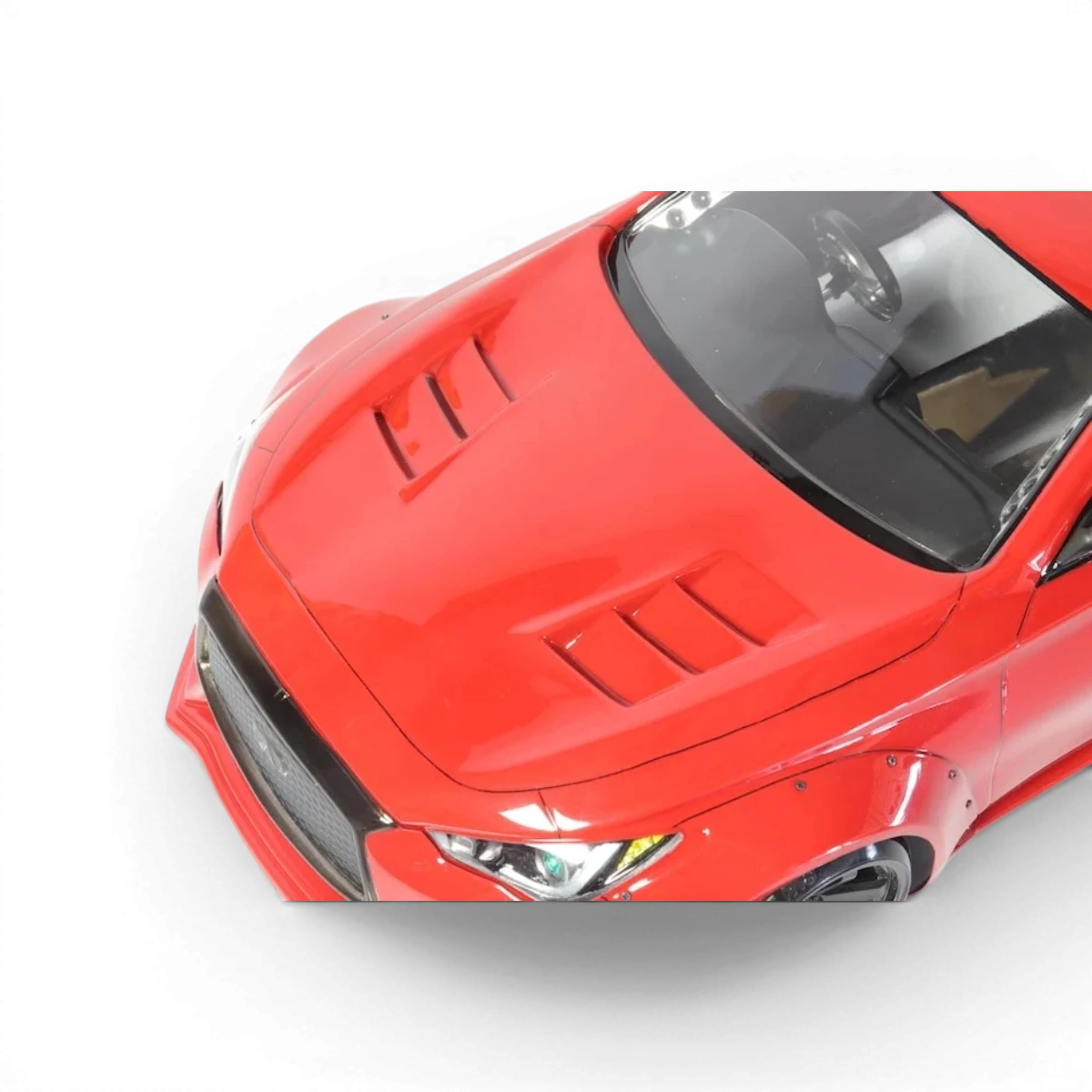 Carrosserie INFINITI Q60 D1GP de la marque SHIBATA, vue en gros plan, détails de la finition et design extérieur.