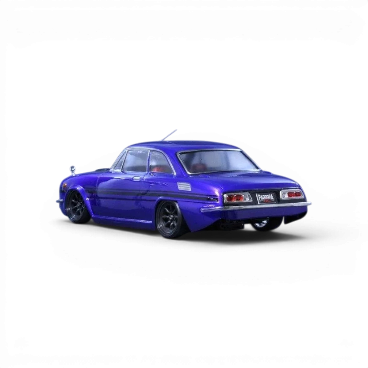 Modèle de carrosserie Isuzu Bellett de Pandora RC, vue de face avec détails de la structure et finition.