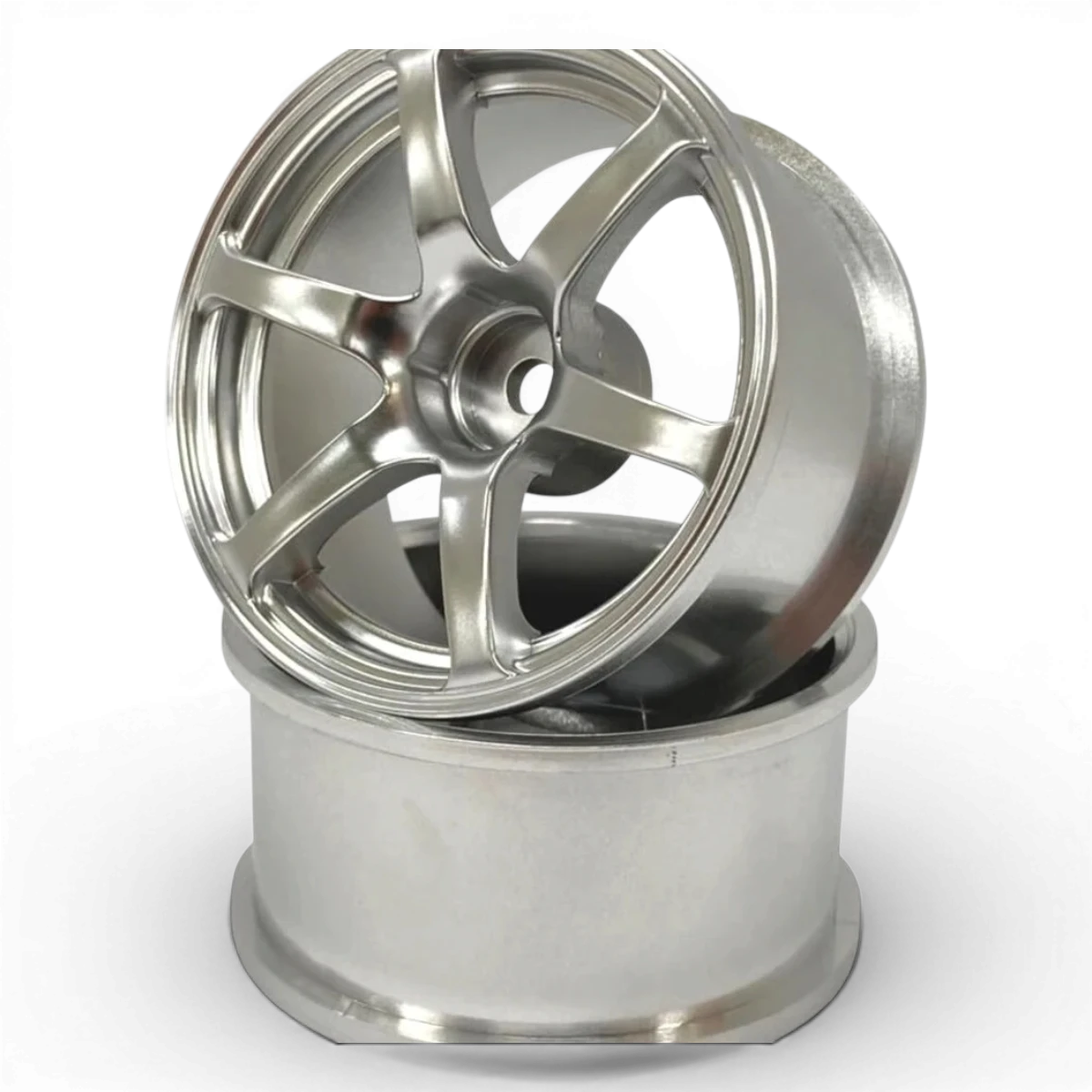 Jantes AVS T6 Offset+5 en chrome mat, roues de style moderne, fabriquées par Mikuni Factory, visibles en gros plan.