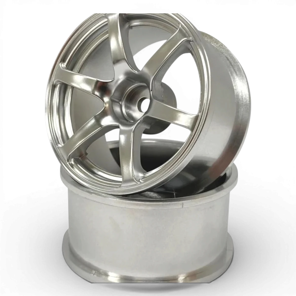 Jantes AVS T6 modèle en chrome mat avec offset+7, montées sur véhicule, par Mikuni Factory, style moderne et robuste.