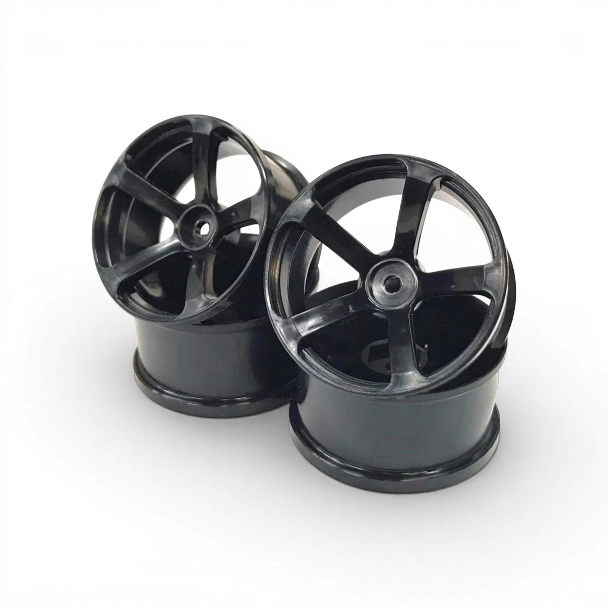 Jantes noires DRS-5 Topline avec offset +7, roues de haute traction, visibles avec finition élégante et design robuste.