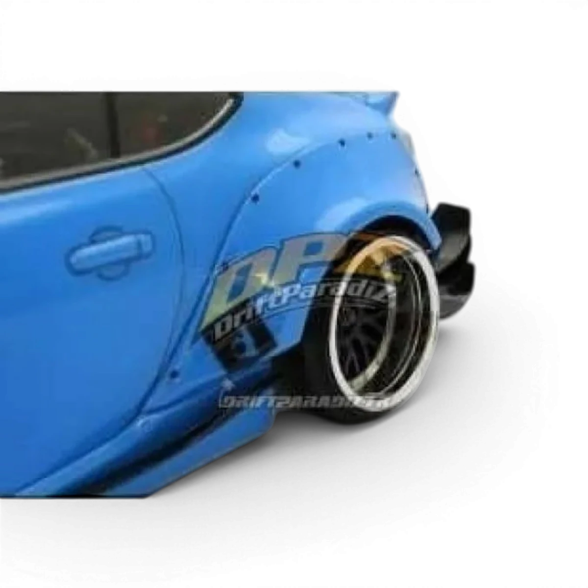 Kit de carrosserie Rocket Bunny V2 complet pour Toyota GT86, par Addiction RC Design, visible avec ailerons et ailes Racing.